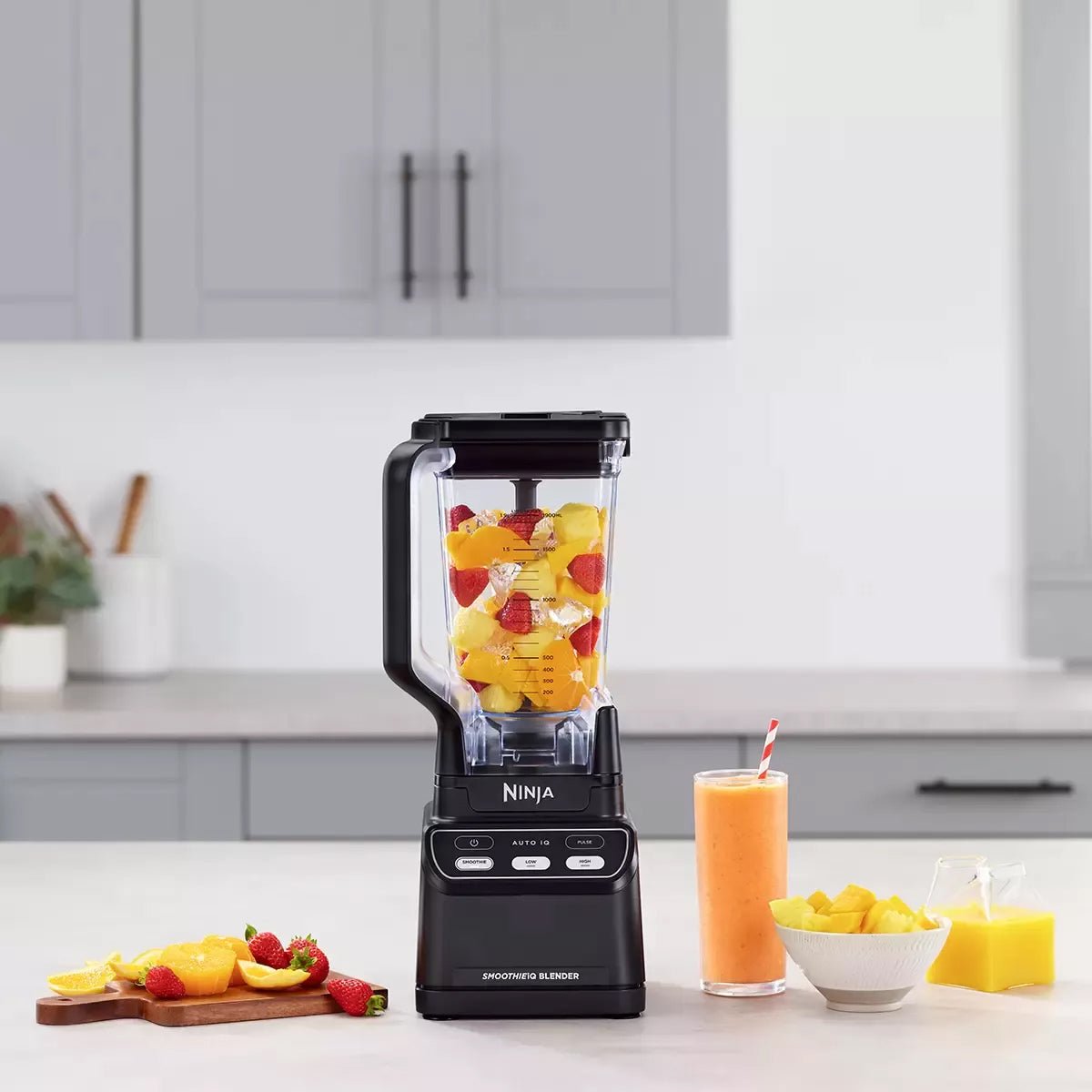 Ninja SmoothieIQ - Licuadora de Alto Rendimiento de 2.1 lts